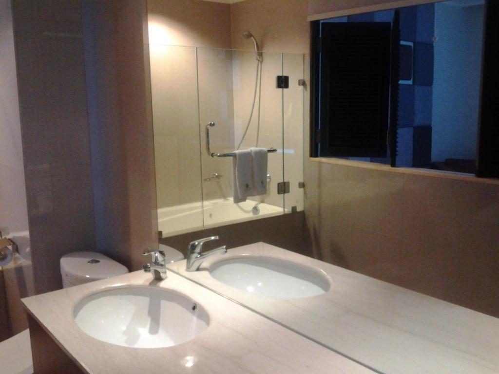 בנדונג Chara Hotel מראה חיצוני תמונה