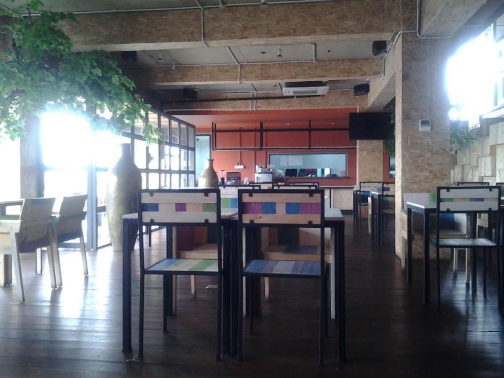 בנדונג Chara Hotel מראה חיצוני תמונה