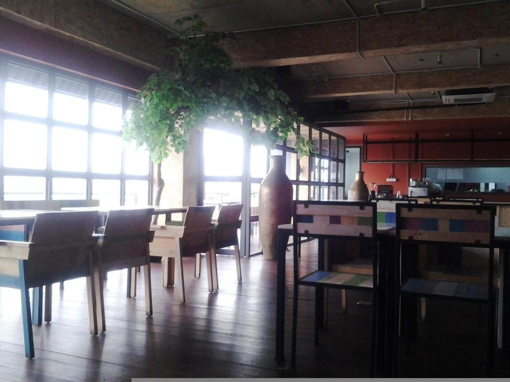 בנדונג Chara Hotel מראה חיצוני תמונה
