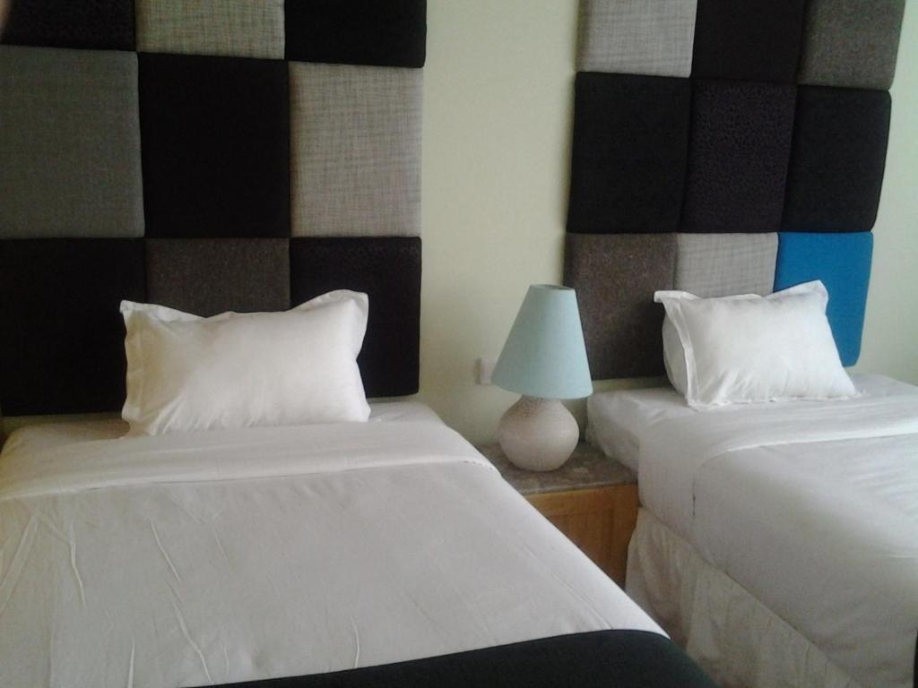 בנדונג Chara Hotel חדר תמונה
