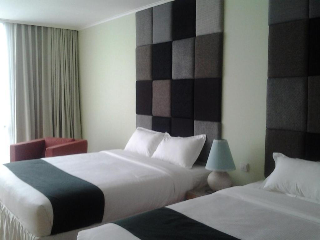 בנדונג Chara Hotel חדר תמונה